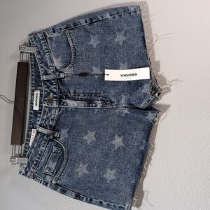 NWT Vigoss‎ 30 Ace High Rise jean shorts with stars distressed hem